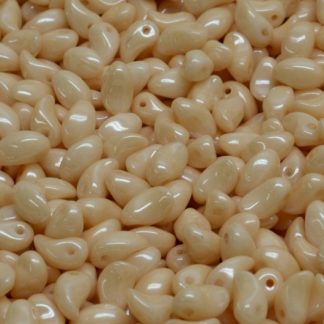 Lily Petal Beads 4x6mm (111-69803-04x06-02010-14413)