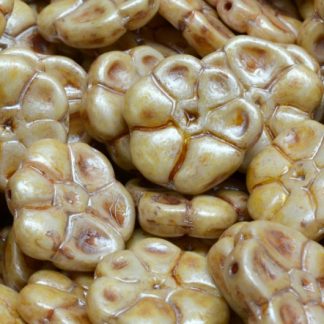 Primrose flower beads 15x15mm (111-95026-15x15-02010-65321)