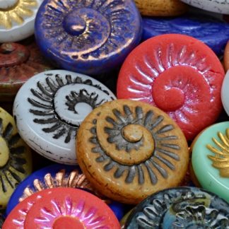 Fossil Shell Beads 18x18mm (111-95021-18x18-00001-mix)